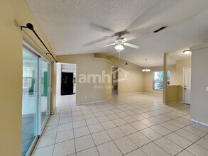10717 Siena Dr in Clermont, FL - Foto de edificio - Building Photo