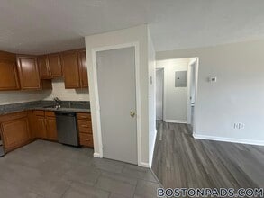 48 Dean St in Norwood, MA - Building Photo - Building Photo