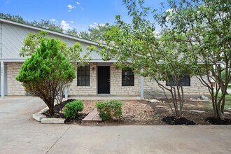 3801 Foust Trail in Georgetown, TX - Foto de edificio - Building Photo