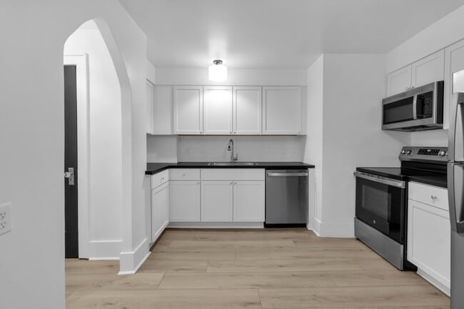 East Morris Avenue Apartments