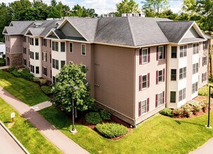 301 Autumn Pond Way in Essex Junction, VT - Building Photo - Building Photo