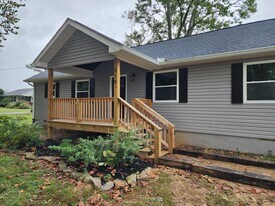 919 Highland Dr in Knoxville, TN - Building Photo