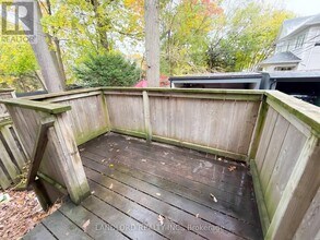 2469 Queen St E in Toronto, ON - Building Photo - Building Photo