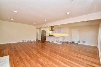 627 Tanbark Terrace in San Rafael, CA - Building Photo - Building Photo