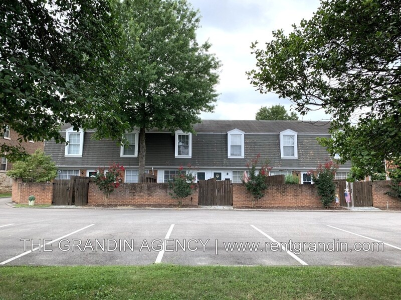 2006 Sherwood Ave SW in Roanoke, VA - Building Photo