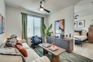 Hutto Station in Hutto, TX - Building Photo