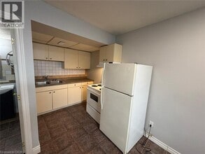 7 Mary St in Hamilton, ON - Building Photo - Building Photo