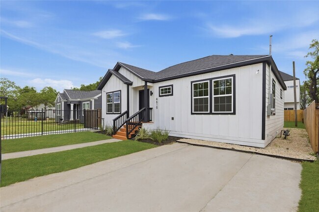 4610 Providence St, Unit A in Houston, TX - Foto de edificio - Building Photo