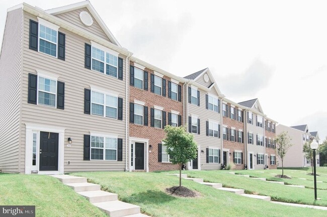 10 Breezewood Dr