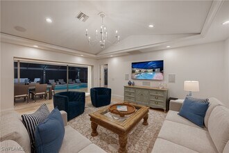 718 Old Trail Dr in Naples, FL - Building Photo - Building Photo