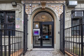 124-136 E 117th St in New York, NY - Building Photo - Building Photo