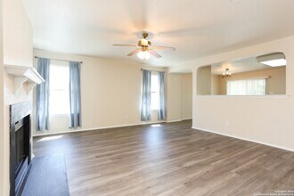 11335 Branding Depot in San Antonio, TX - Foto de edificio - Building Photo