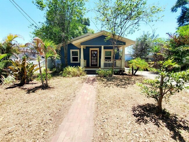 property at 1215 E Mohawk Ave