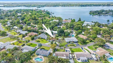 226 Norfolk Rd in Jupiter, FL - Building Photo - Building Photo