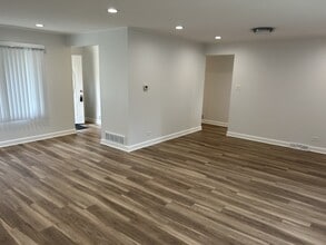 105 N Phelps Ave in Arlington Heights, IL - Building Photo - Building Photo