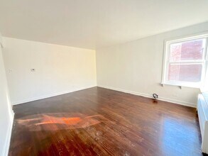 6557 N California Ave in Chicago, IL - Building Photo - Building Photo