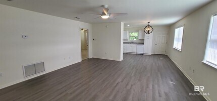 9090 Bay Pnes Rd in Elberta, AL - Building Photo - Building Photo