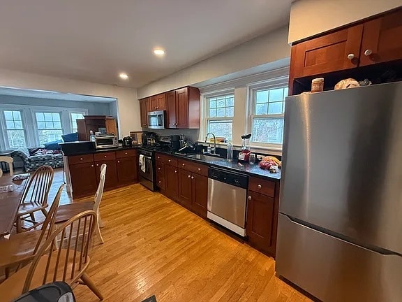 25 Crosby Rd in Chestnut Hill, MA - Foto de edificio - Building Photo