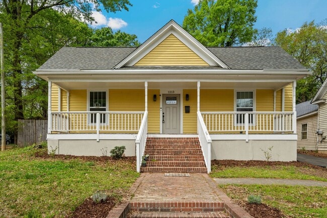property at 1213 N Roxboro St