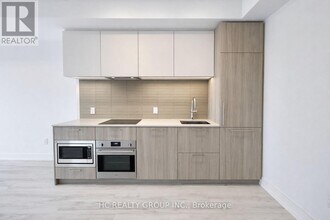 36 Olive Ave in Toronto, ON - Building Photo - Building Photo