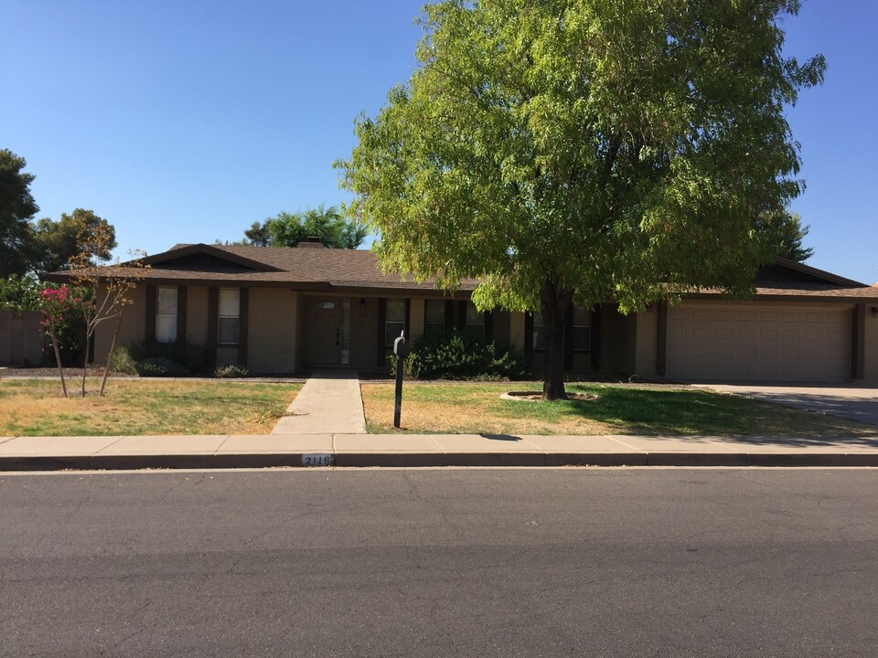 2118 E Inglewood St in Mesa, AZ - Foto de edificio