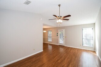 3860 English Colony Dr S in Jacksonville, FL - Foto de edificio - Building Photo