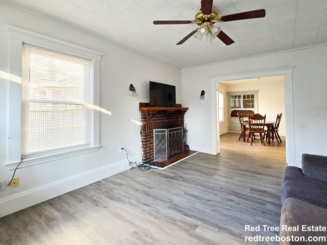 63 Pinckney St, Unit 1