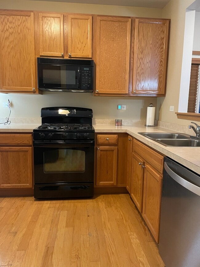 2452 Golf Ridge Cir, Unit 2452 Golf Ridge Circle in Naperville, IL - Building Photo - Building Photo