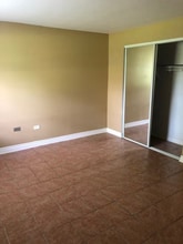 10213 S 86th Ter, Unit 101 in Palos Hills, IL - Building Photo - Building Photo