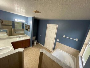 526 Elbridge Pl in Kissimmee, FL - Foto de edificio - Building Photo