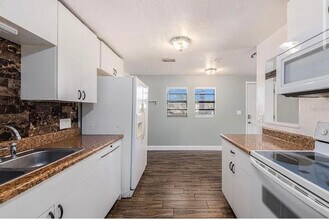 6002 72nd Ave N in Pinellas Park, FL - Building Photo - Building Photo