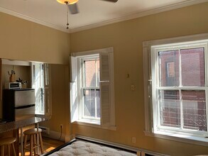 50 Hereford St, Unit 2 in Boston, MA - Foto de edificio - Building Photo