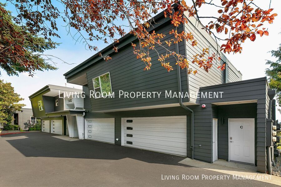7442 S Virginia Ave in Portland, OR - Building Photo