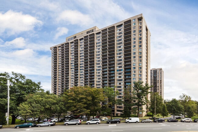 Skyline Plaza