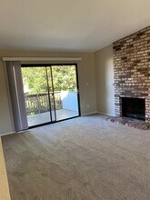 2055 Sierra Rd, Unit #12 in Concord, CA - Foto de edificio - Building Photo