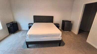 147 Highgrove Way, Unit Private room in Dallas, GA - Building Photo - Building Photo