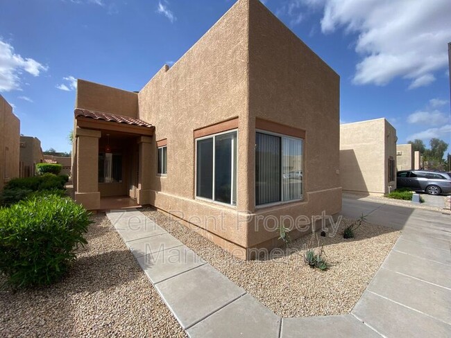 1650 S Crismon Rd in Mesa, AZ - Foto de edificio - Building Photo