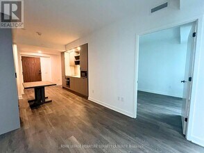 55 Charles St E in Toronto, ON - Building Photo - Building Photo