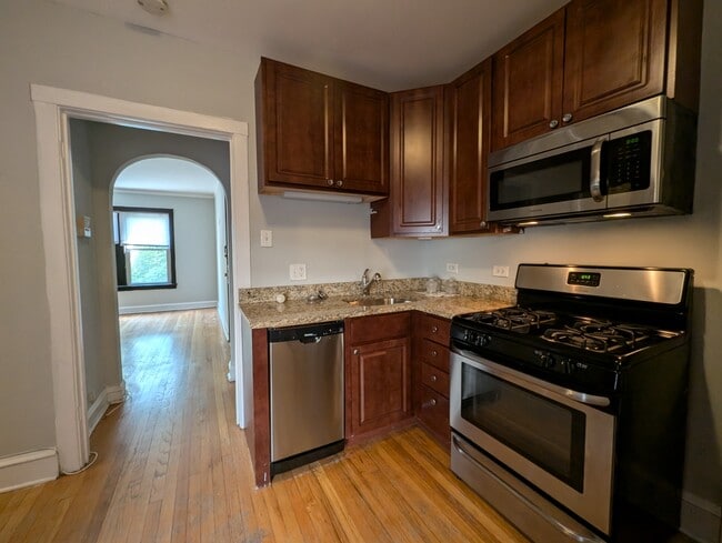 4912 N Hoyne Ave, Unit 2102-1E