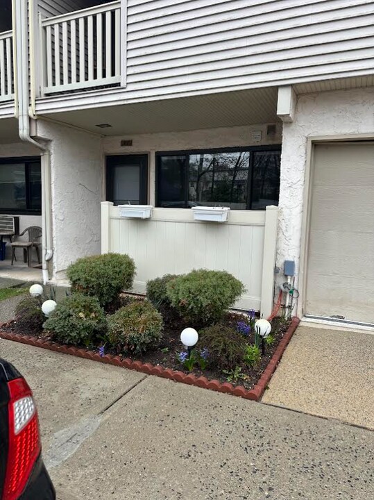 31 Winding Woods Loop in Staten Island, NY - Building Photo