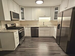 413 Stevens Ct in Grayslake, IL - Building Photo - Building Photo