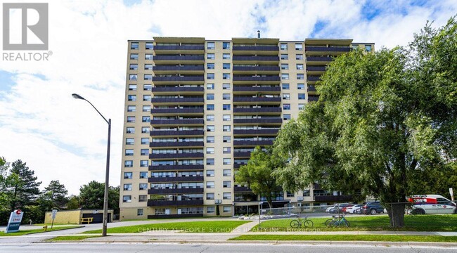 2960 Don Mills Rd. in Toronto, ON - Building Photo - Building Photo