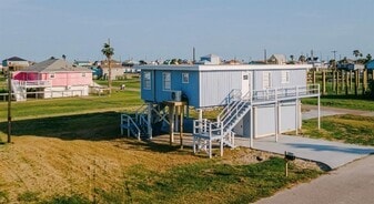 1019 Treaty Dr in Freeport, TX - Building Photo