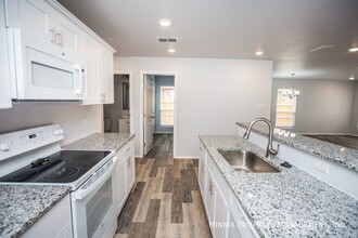 5527 Kemper St in Lubbock, TX - Foto de edificio - Building Photo