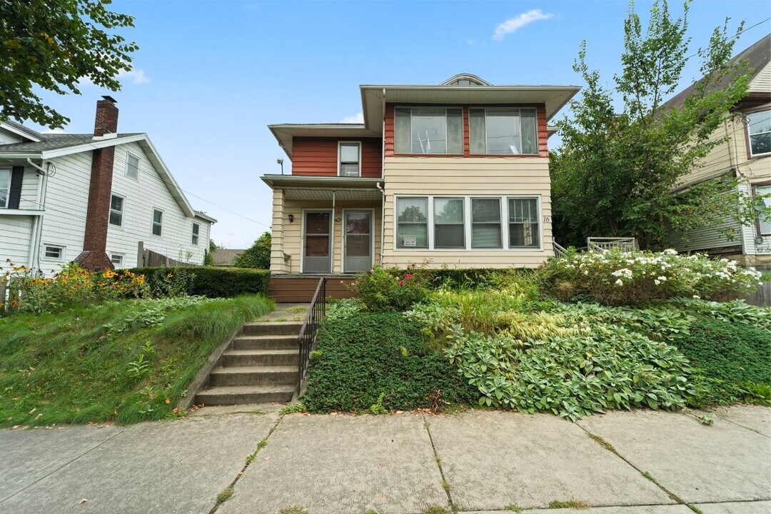 16 Grand Blvd in Binghamton, NY - Building Photo