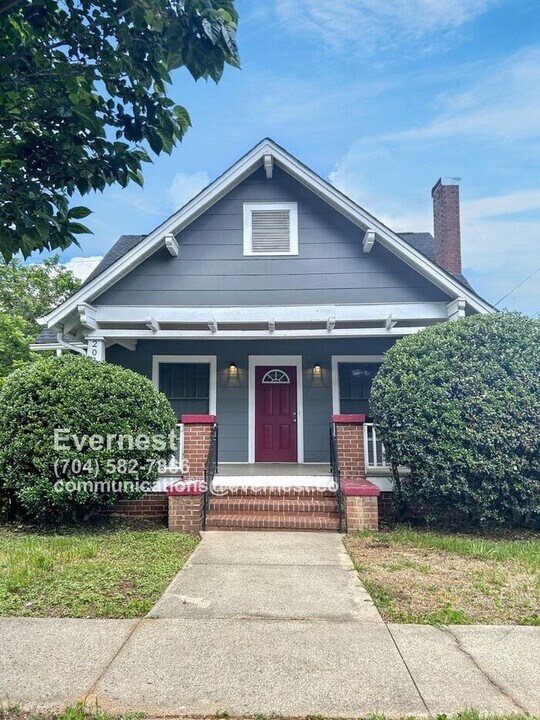 203 S Elm St in Statesville, NC - Building Photo