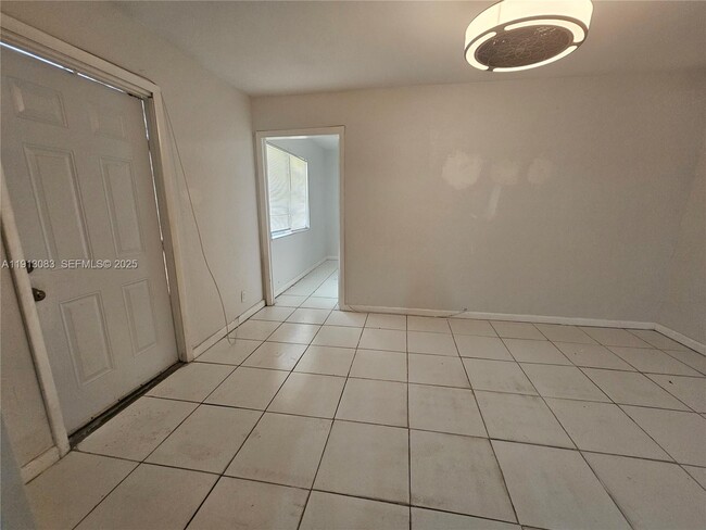 1727 Fletcher St in Hollywood, FL - Building Photo - Building Photo