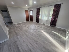 400-402 Barth Ave in Richland, WA - Building Photo - Building Photo