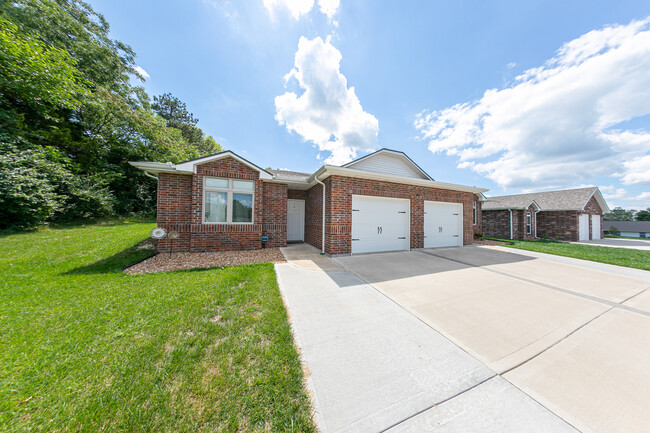 607 Spring Ridge Rd in Warrensburg, MO - Building Photo - Building Photo