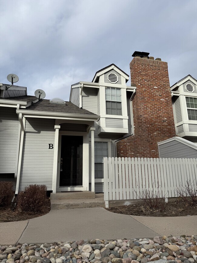 2811 W Long Dr in Littleton, CO - Building Photo - Building Photo